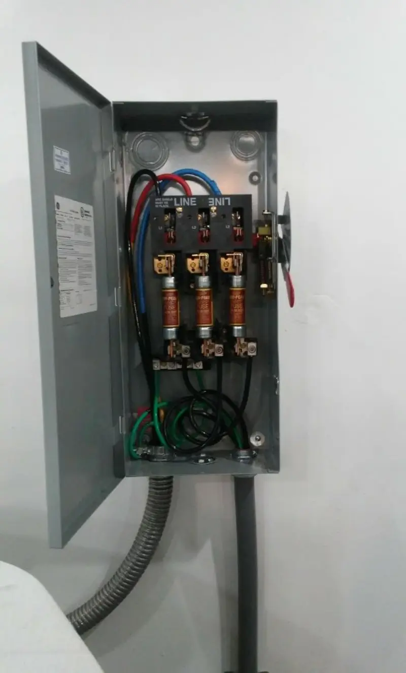 Three-phase disconnect switch installed for Electrical Wiring & Rewiring in Goulding